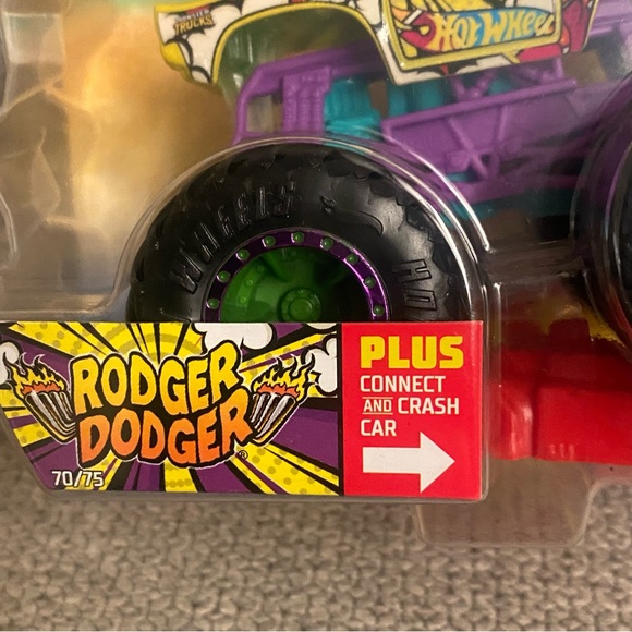 Hot Wheels Monster Trucks - MEGA WREX - Comic Book Crashers Truck - Picture 4 of 6